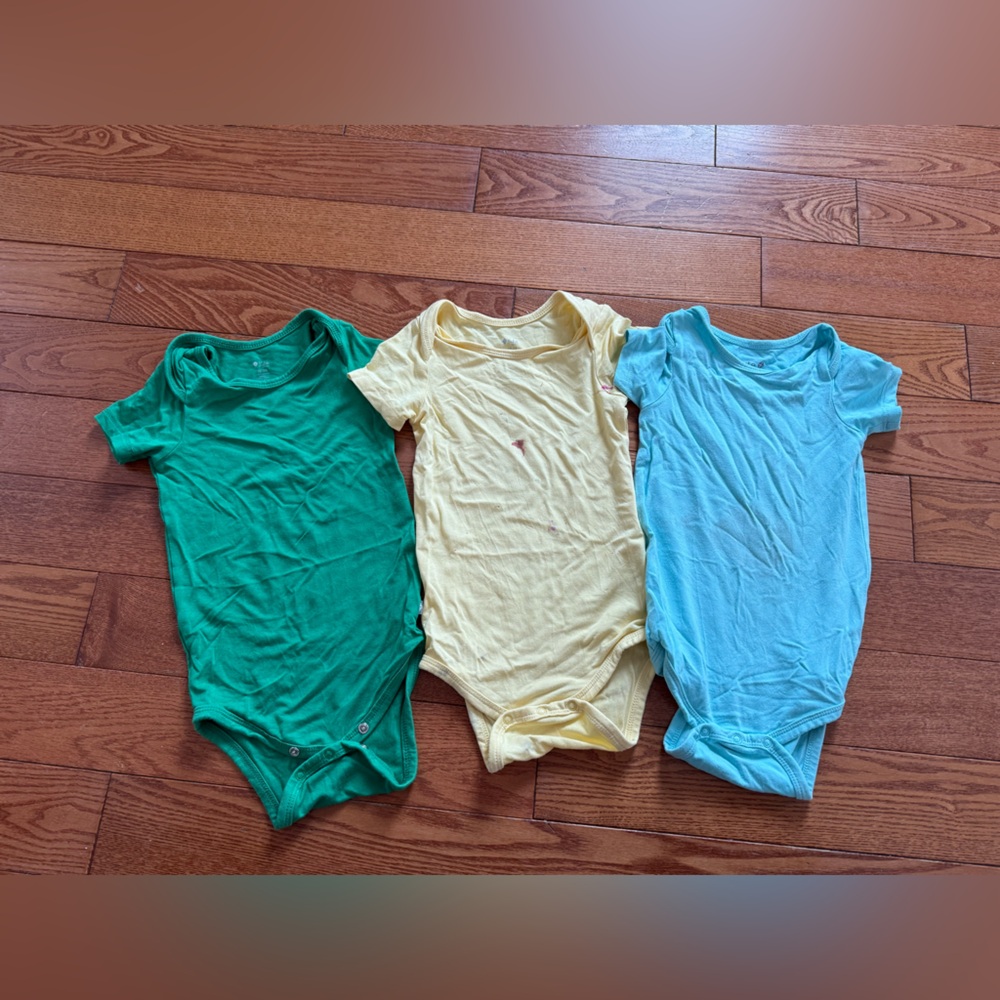 Kyte Baby Bodysuits Size 18-24 months PLAY